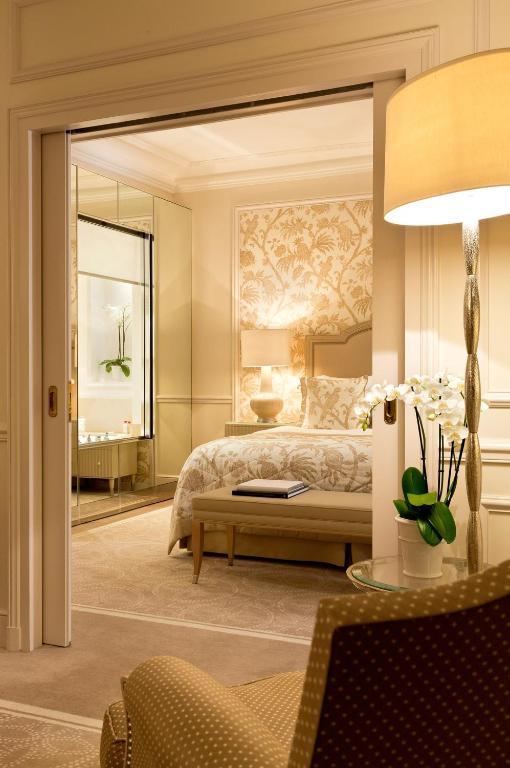 Postel nebo postele na pokoji v ubytování Beau-Rivage Palace