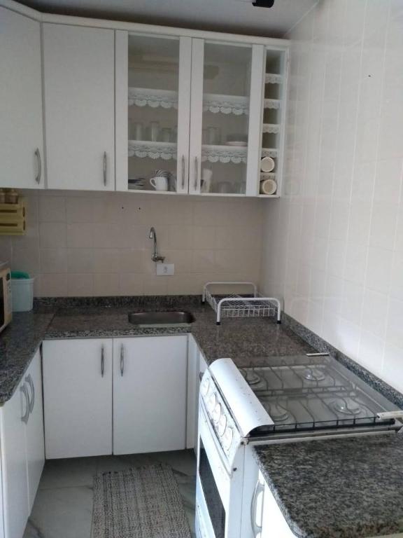  Apartamento Térreo a 50 Metros do Mar com Piscinas