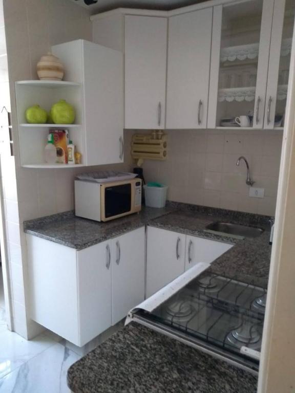  Apartamento Térreo a 50 Metros do Mar com Piscinas