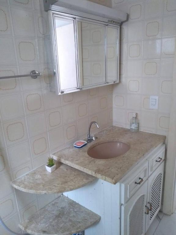  Apartamento Térreo a 50 Metros do Mar com Piscinas