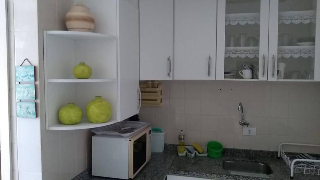  Apartamento Térreo a 50 Metros do Mar com Piscinas
