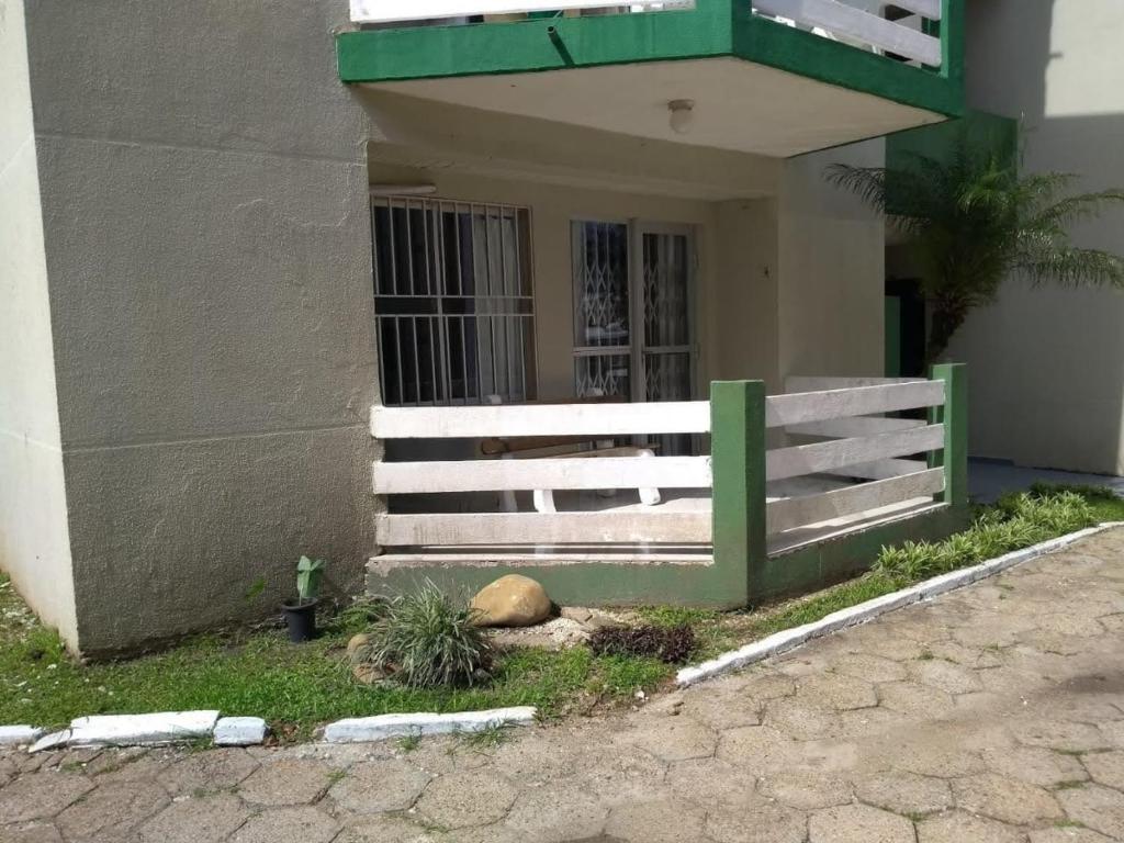  Apartamento Térreo a 50 Metros do Mar com Piscinas
