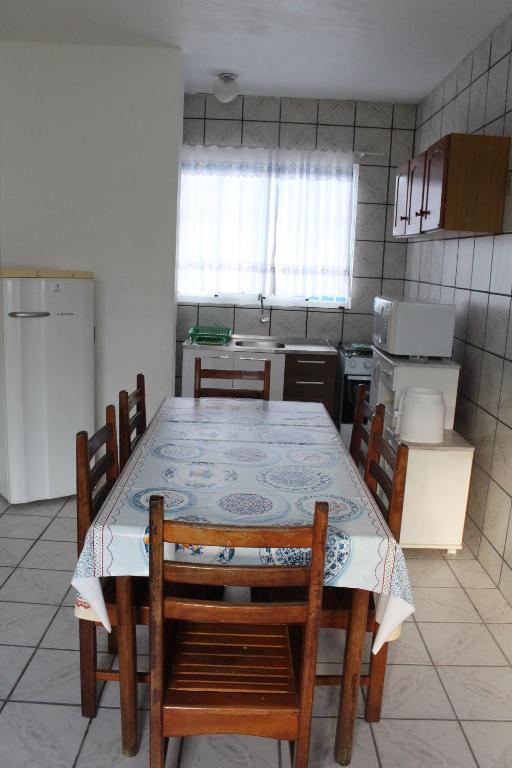  Apartamento com piscina perto da praia