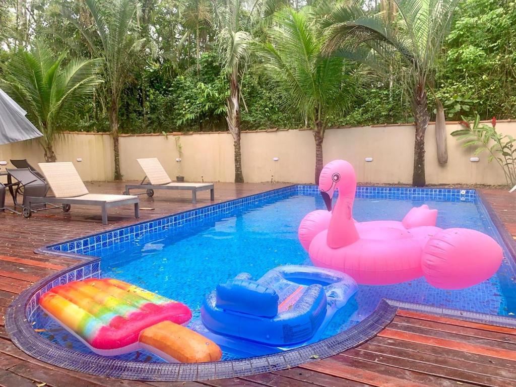  Casa Macuco - com piscina e na praia de Camburi
