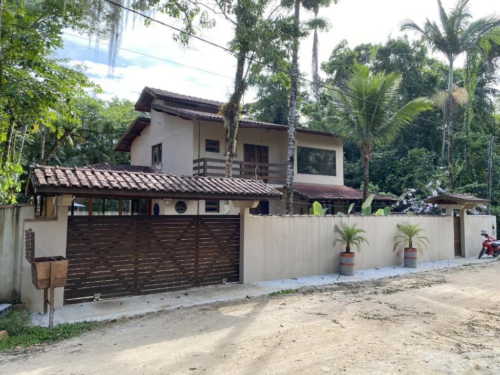  Casa Macuco - com piscina e na praia de Camburi