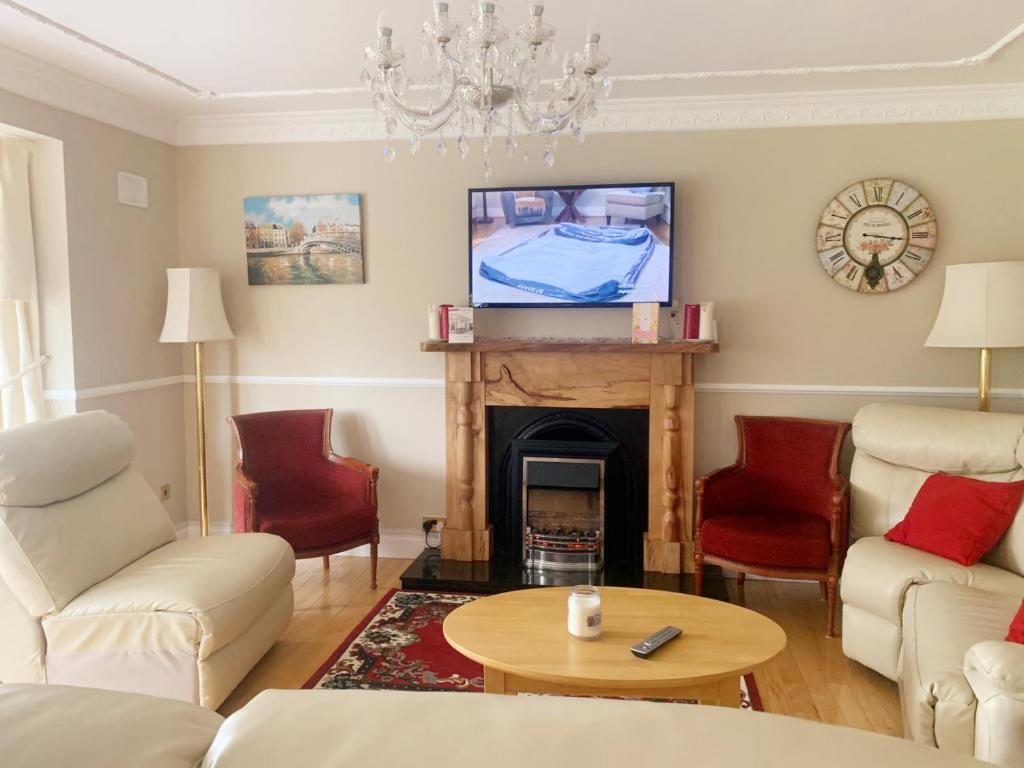 TV a/nebo společenská místnost v ubytování Rockfield Manor B&B, Knock