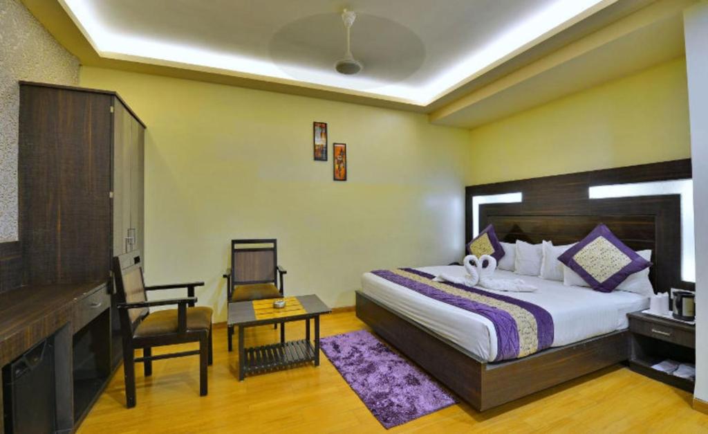 Hotel Samrat - Housity
