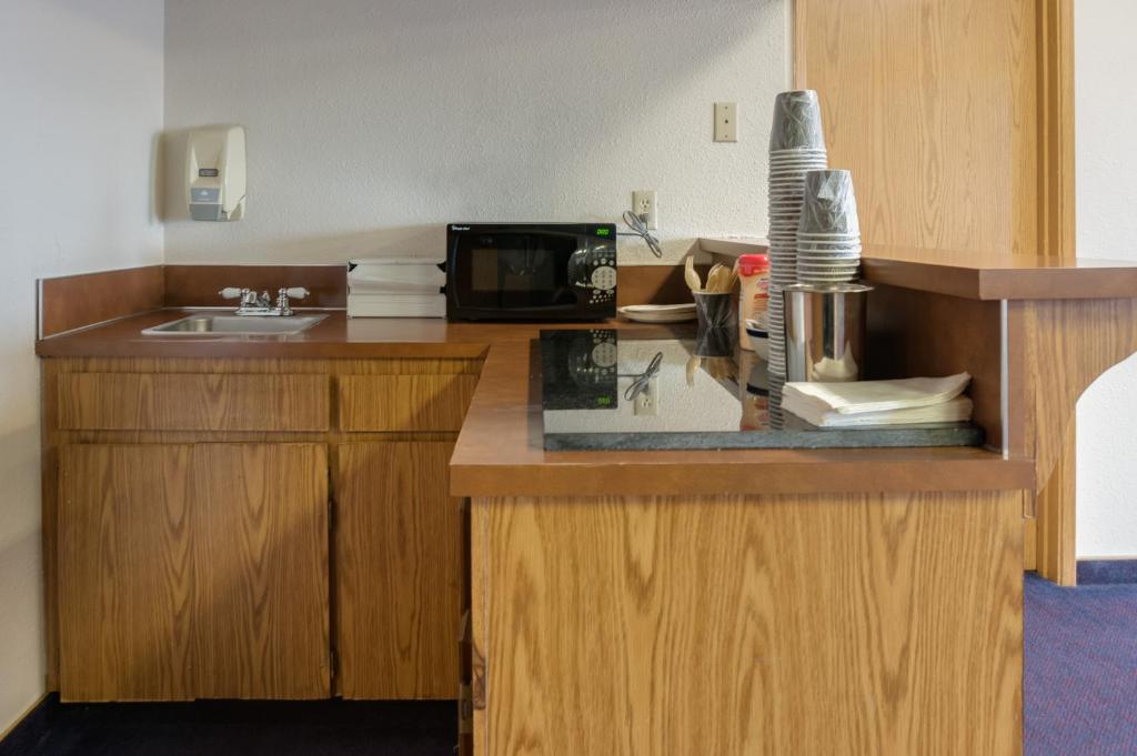 Kuchyň nebo kuchyňský kout v ubytování GuestHouse Inn Fife