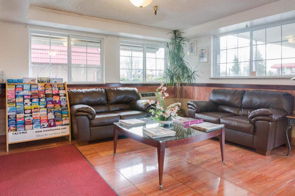 Posezení v ubytování GuestHouse Inn Fife