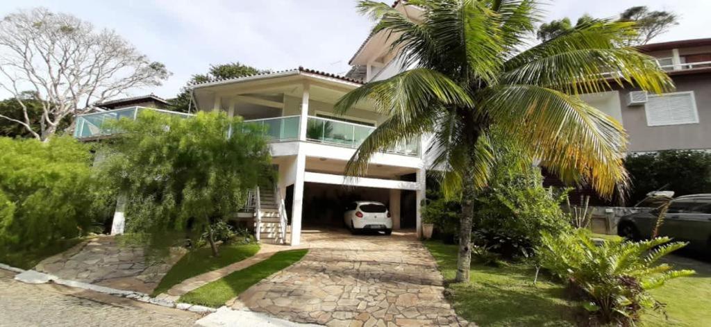  Casa com 5 suítes Cond no canto esquerdo Geribá