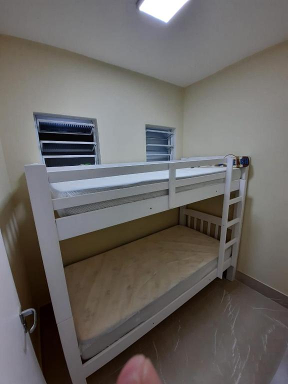  Apartamento Caiobá 200m da praia