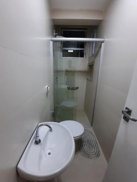  Apartamento Caiobá 200m da praia