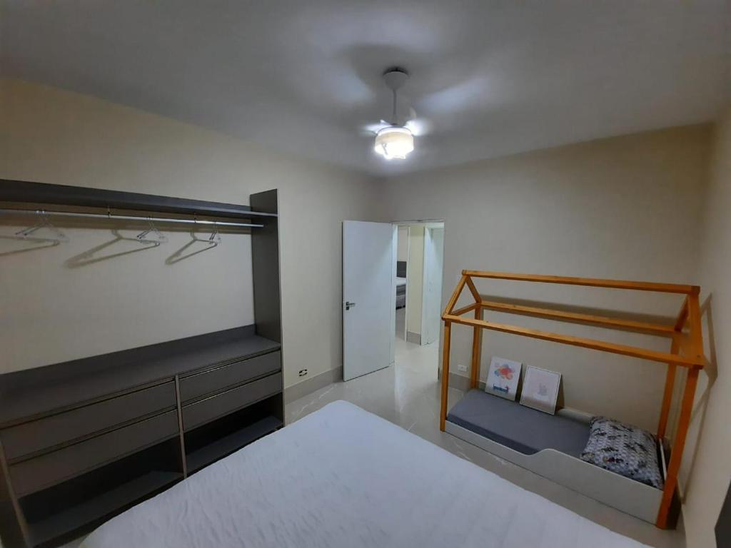  Apartamento Caiobá 200m da praia