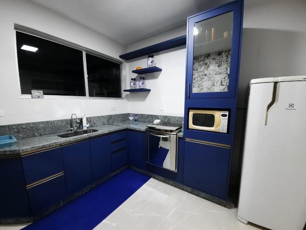  Apartamento Caiobá 200m da praia