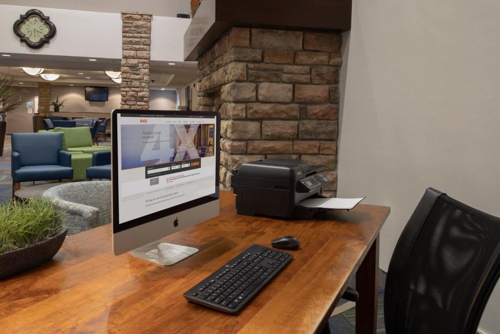 Holiday Inn Express Hotel & Suites Littleton by IHG photo