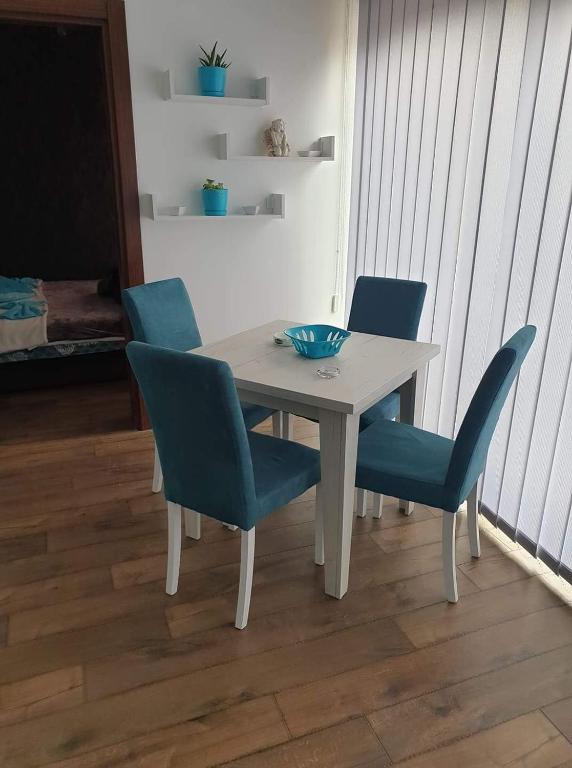 Istumisnurk majutusasutuses Apartman Ruzmići Divčibare