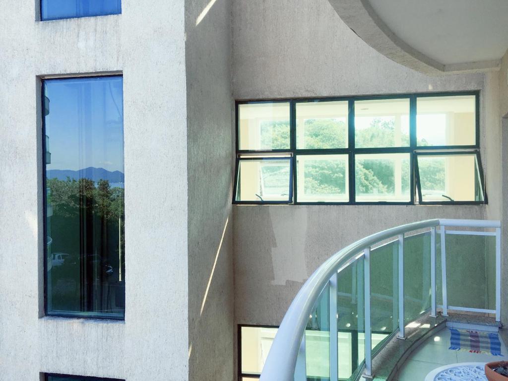  Apartamento com vista pro mar e acesso privativo à praia!