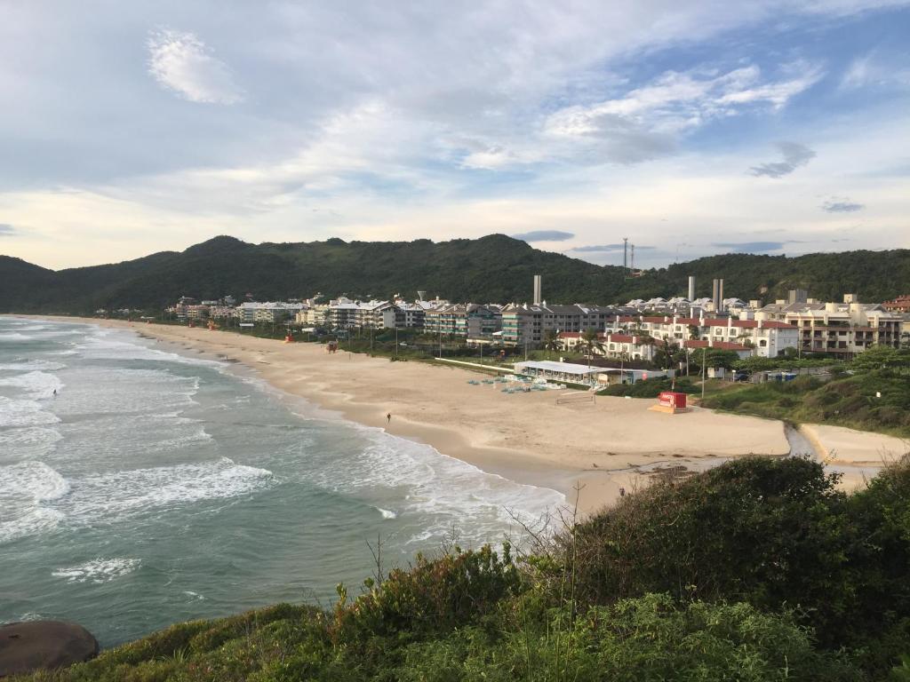  Duplex pé na areia Praia Brava