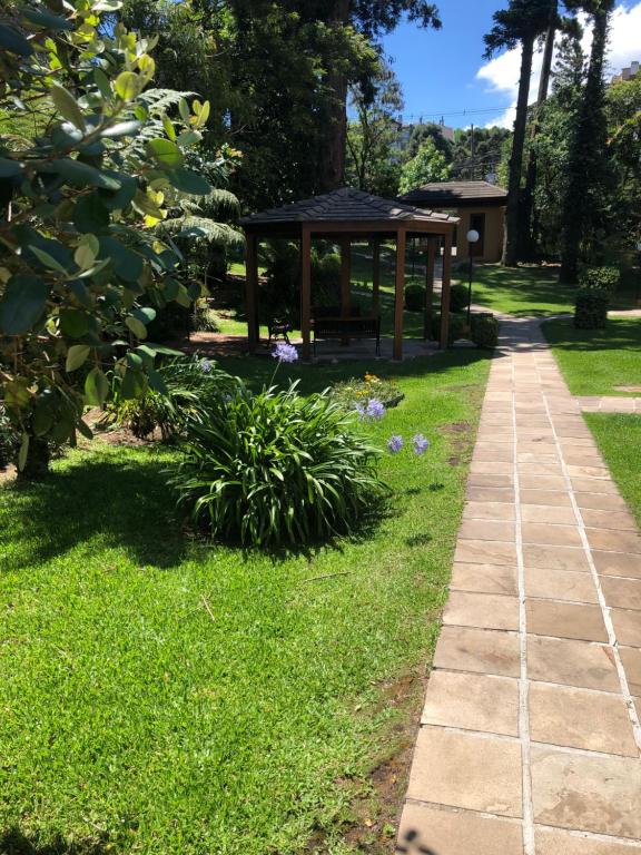 APARTAMENTO A UMA QUADRA DO HARD ROCK CAFÉ GRAMADO  APARTAMENTO A UMA QUADRA DO HARD ROCK CAFÉ GRAMADO