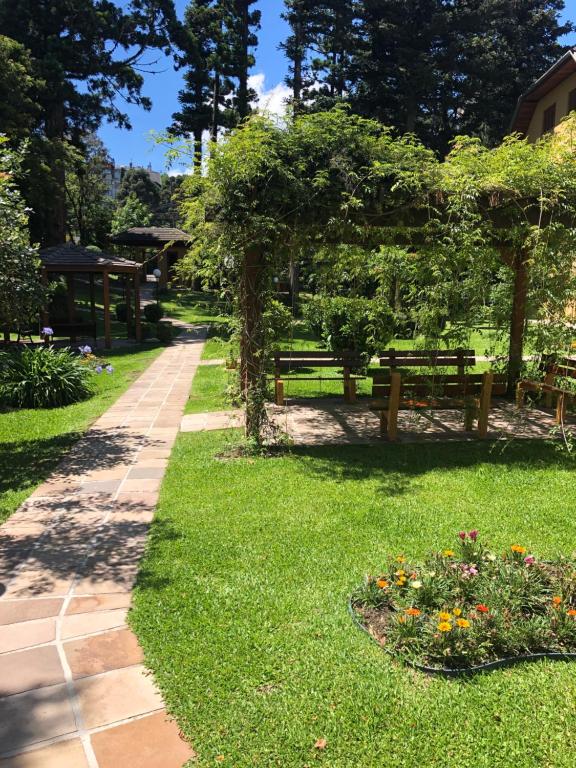 APARTAMENTO A UMA QUADRA DO HARD ROCK CAFÉ GRAMADO  APARTAMENTO A UMA QUADRA DO HARD ROCK CAFÉ GRAMADO