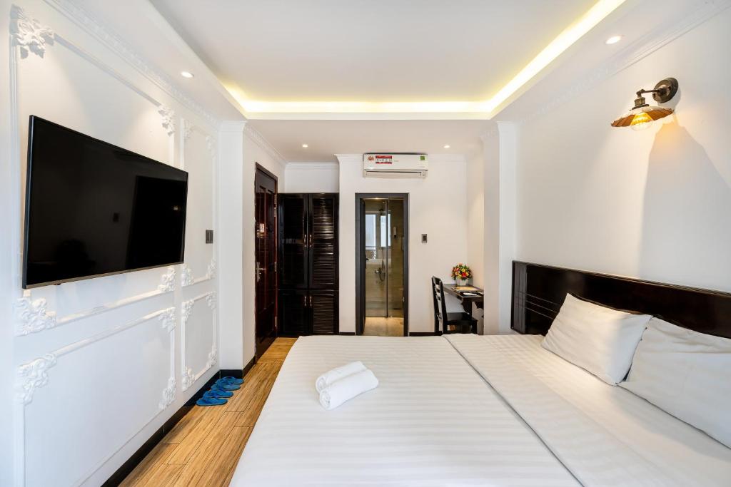 TV/trung tâm giải trí tại Lotus Laverne Hotel
