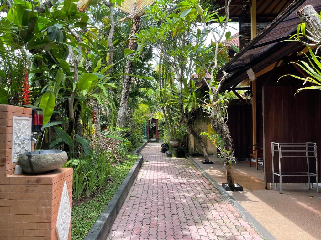 Zahrada ubytování De Puspa Residence Seminyak