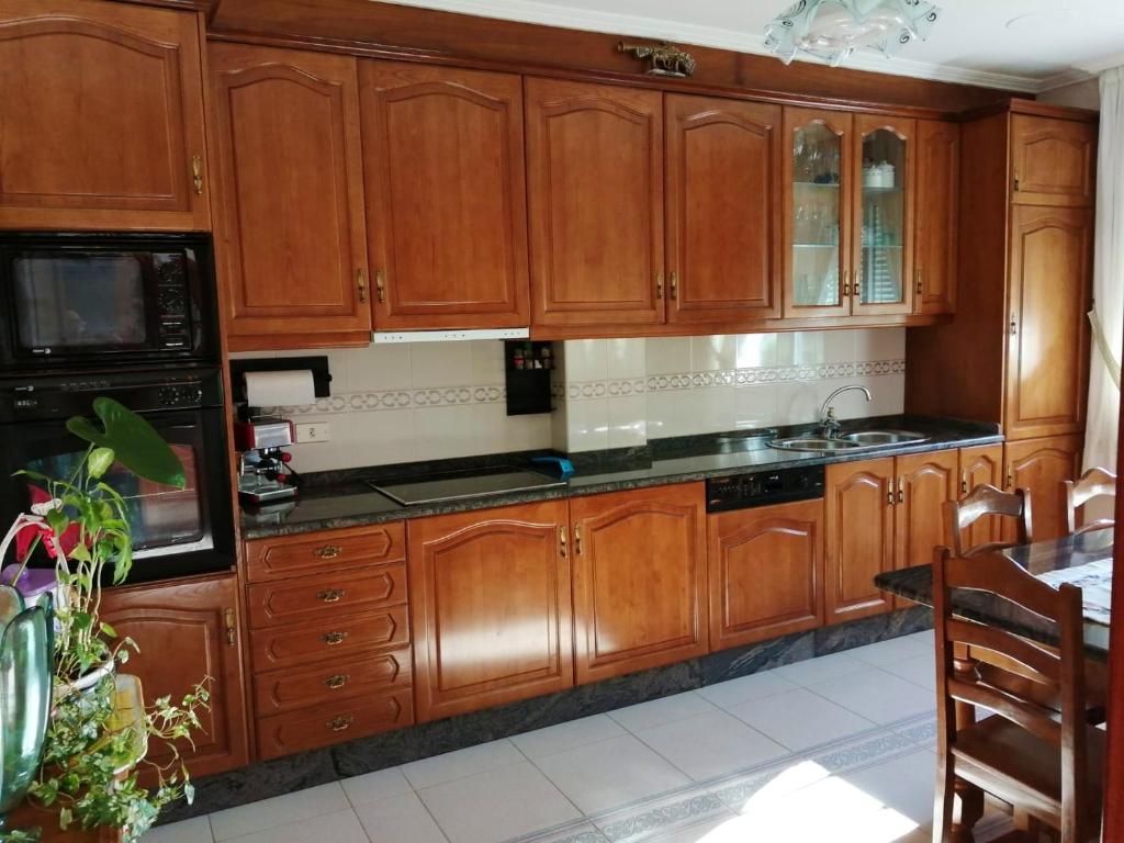 Apartment with 4 bedrooms in Tomino with enclosed garden and ...