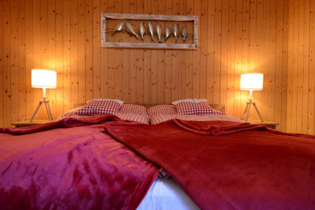 Postel nebo postele na pokoji v ubytování Alte Post mit Geschichte und Restaurant