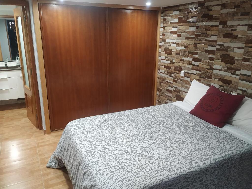 Apartamentos Deluxe Barajas - Apartamento De Tres Dormitorios