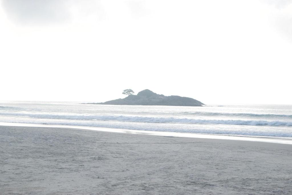  Pitangueiras pé na areia 90m2 c/ 3 quartos e Wi-Fi