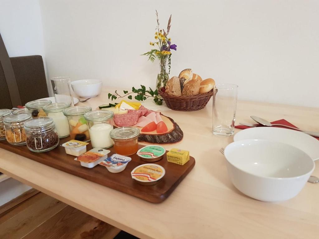 Jídlo v hotelu nebo okolí