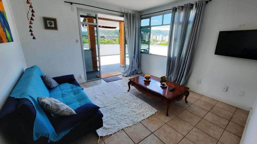  Cobertura com Ótima Vista e Localização em Floripa