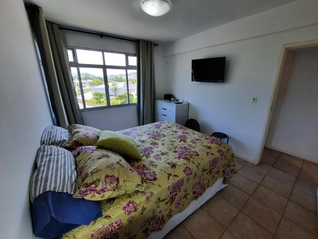  Cobertura com Ótima Vista e Localização em Floripa
