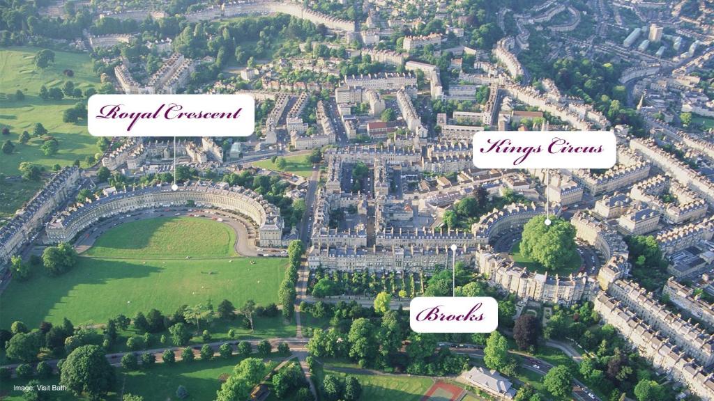 Nespecifikovaný výhled na destinaci Bath nebo výhled na město při pohledu z penzionu