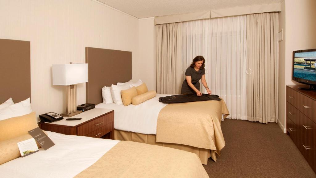 InterContinental Suites Hotel Cleveland by IHG - Double Suite With Two Double Beds