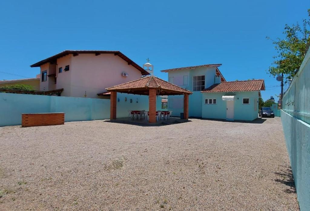  CASA BROLLO IGREJA