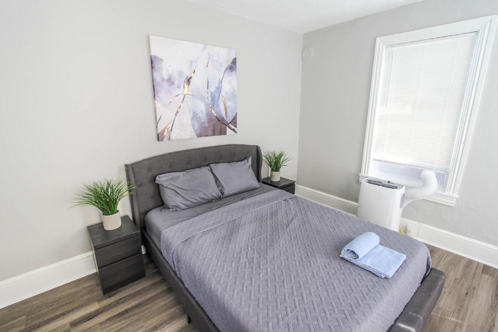 ☆☆ Modern Coed Dorm in Reading ☆☆ - Budget Double Room