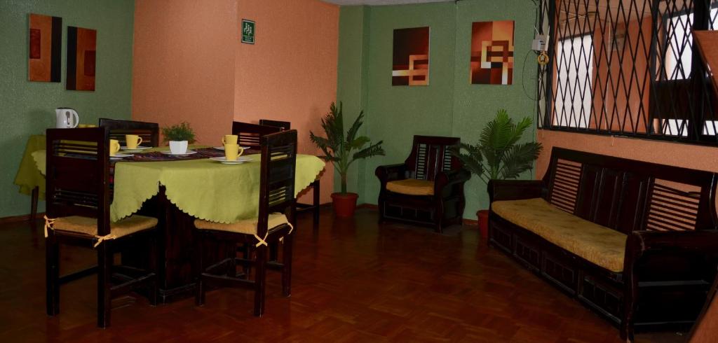 Posezení v ubytování La Estación Hostal
