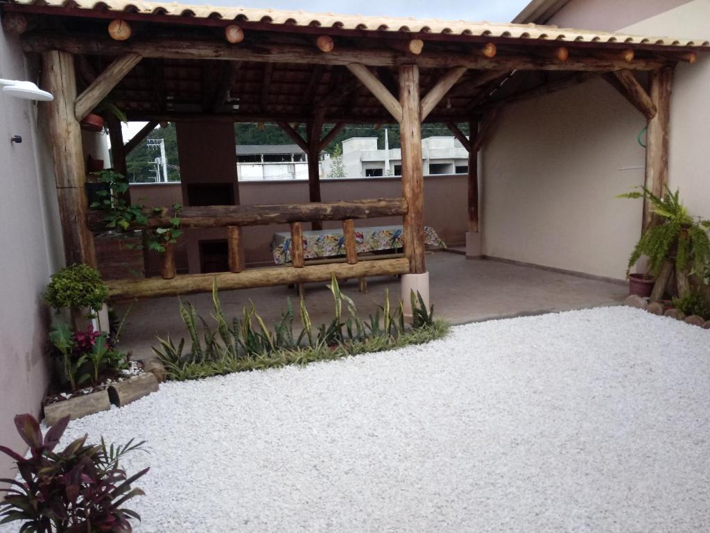  Casa em Penha com ótima área de festa