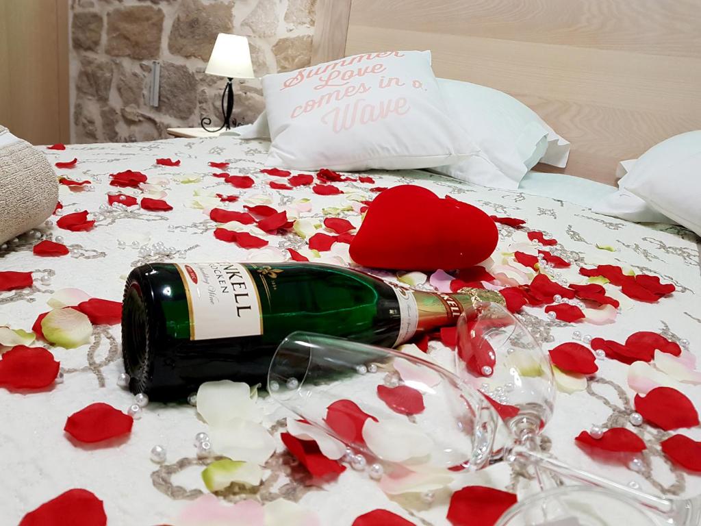 Villa Nautica Stone House - 16