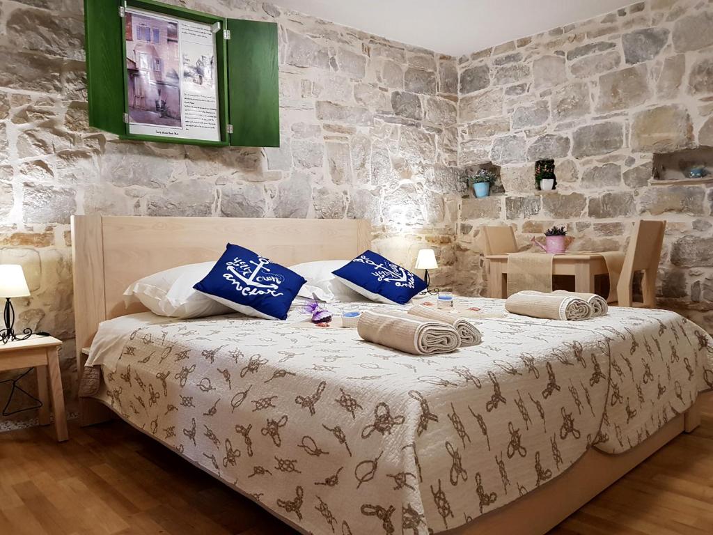 Villa Nautica Stone House - 15