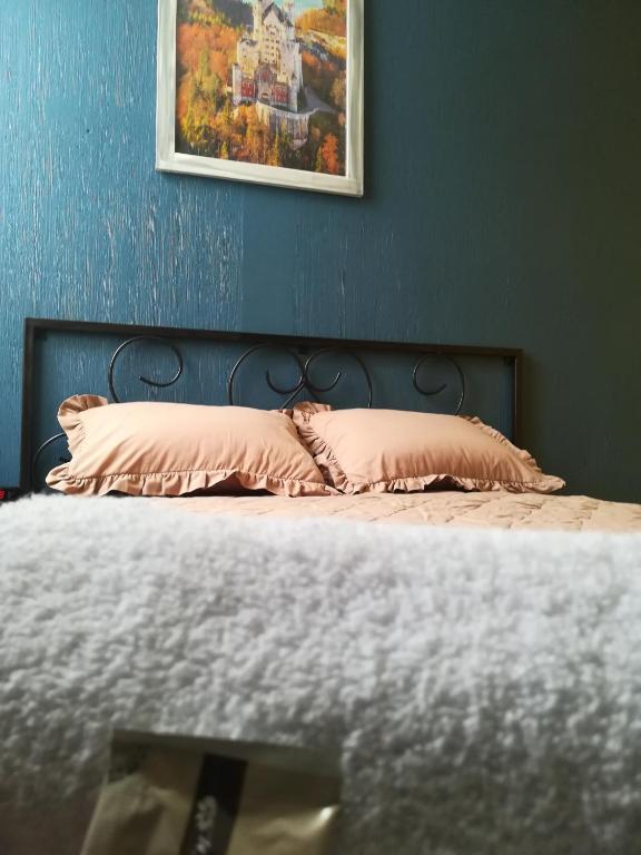 Hostal Guatefriends - Standard Double Room With Shared Bathroom