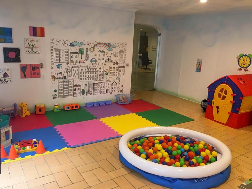  Enseada Palace Hotel