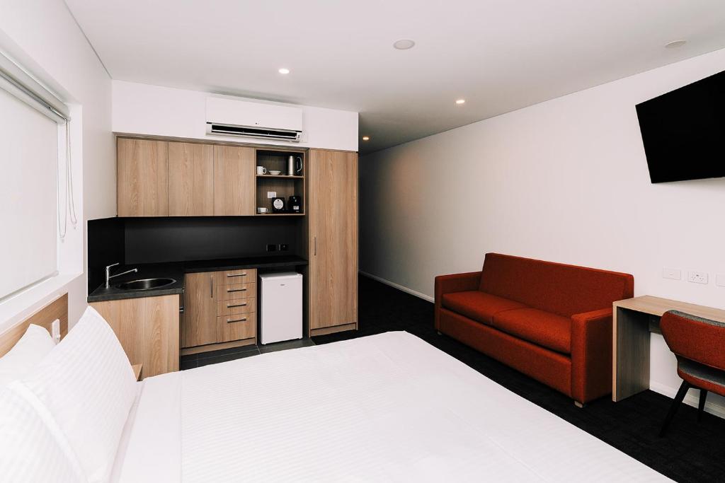 Toms Court Hotel - Resim 22