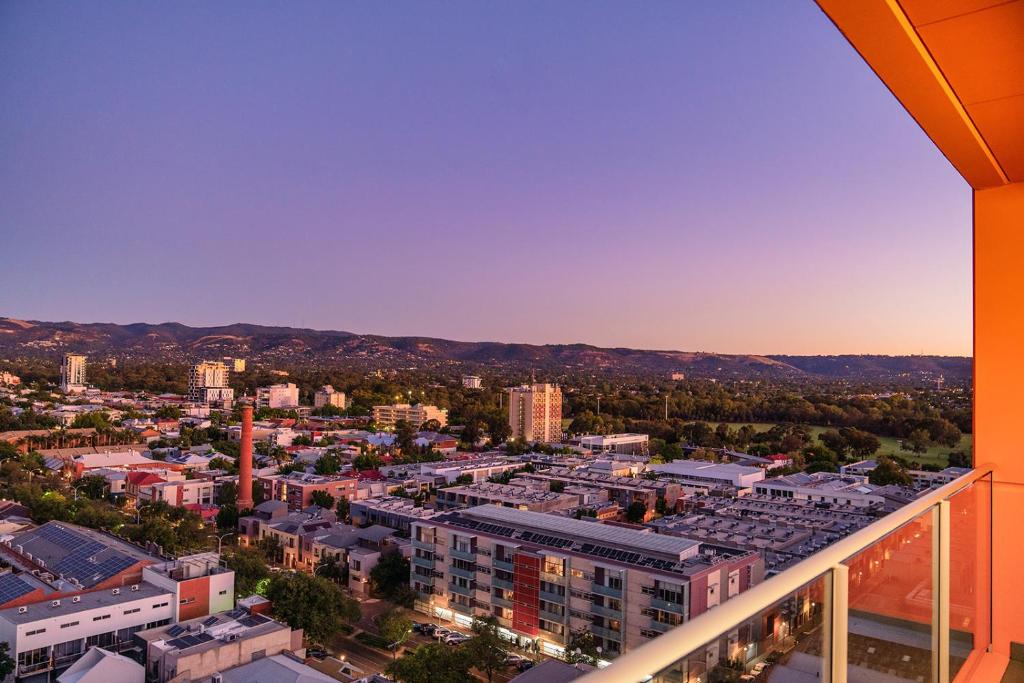 Toms Court Hotel - Resim 21