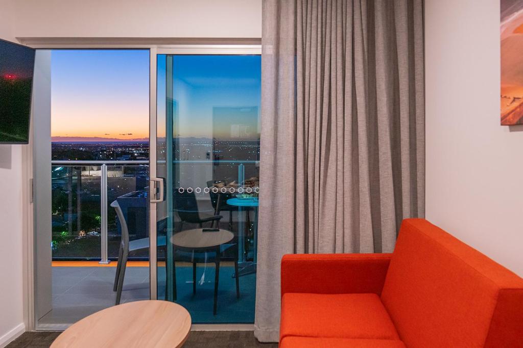 Toms Court Hotel - Resim 6