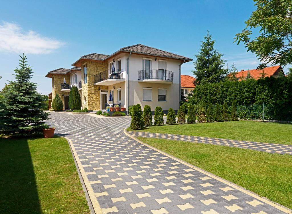 Budova, v ktorej sa apartmán nachádza
