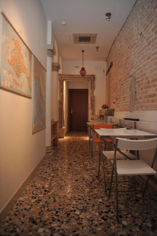 A restaurant or other place to eat at 3C B&B