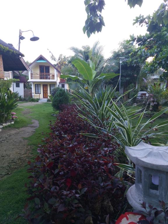 Aed väljaspool majutusasutust Gardenview Homestay Siargao