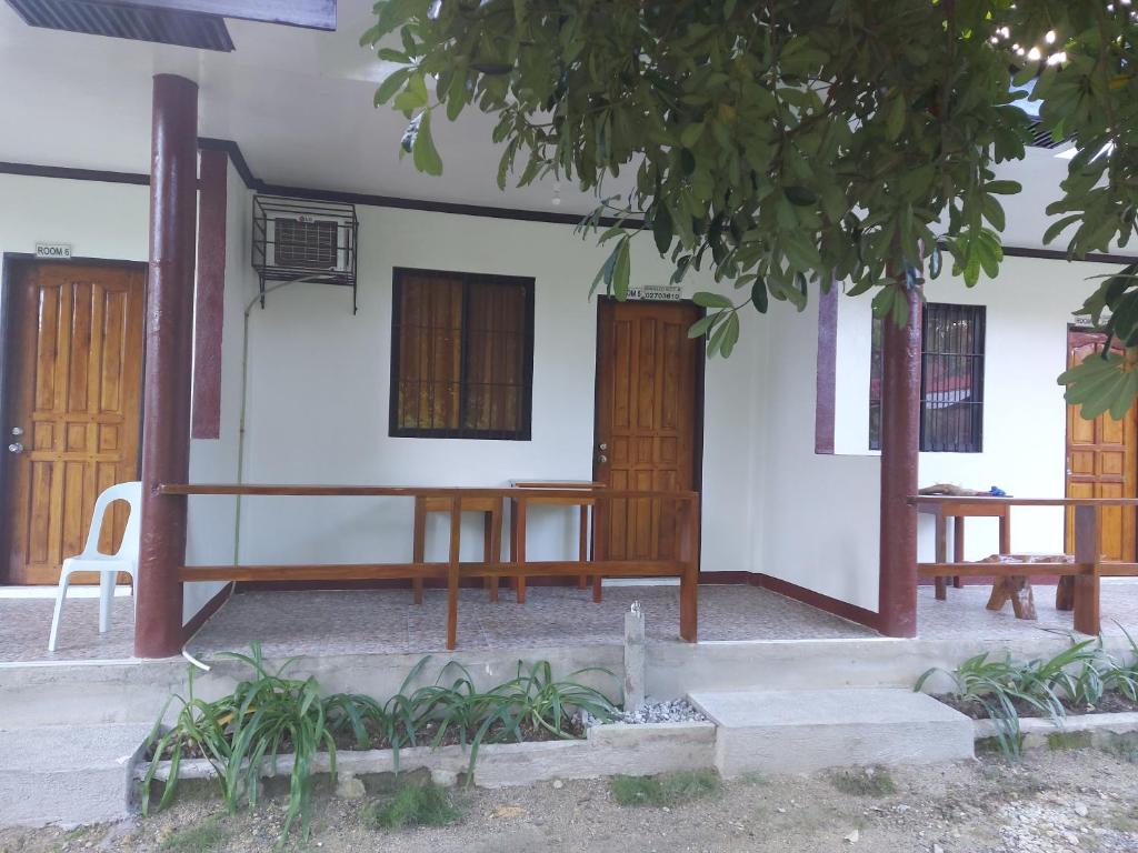 Gardenview Homestay Siargao - Studio With Balcony